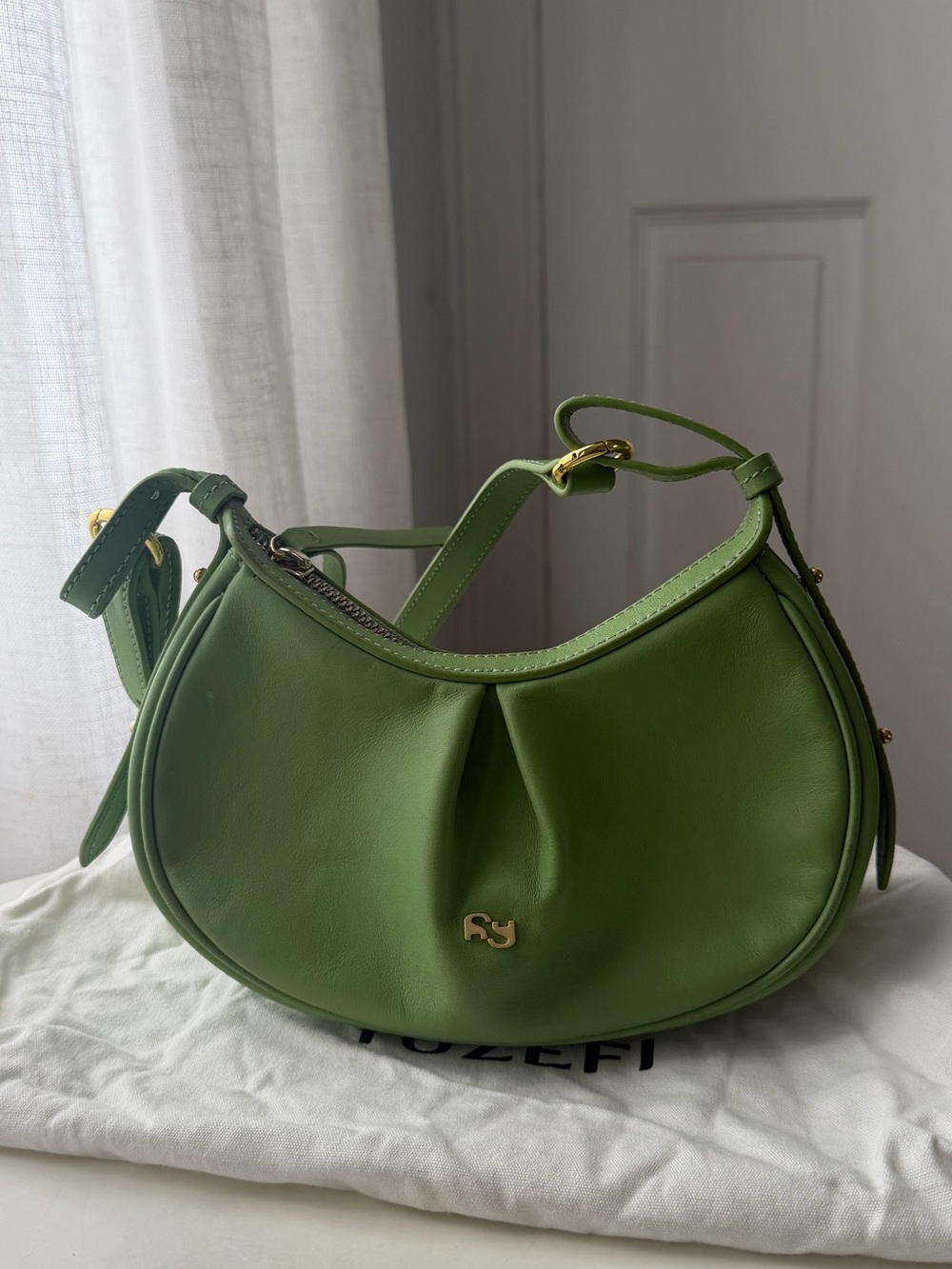 Yuzefi Bean Green Leather Shoulder Bag
